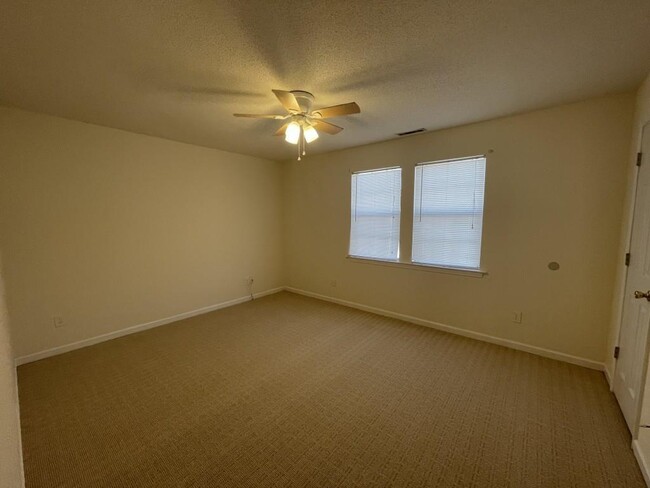 Building Photo - 47 Wanda St