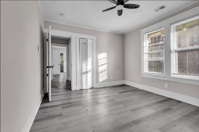 Building Photo - Charming 3-Bedroom/2-Bath Home in Parkway Village|Section 8 Welcome| Available Now!