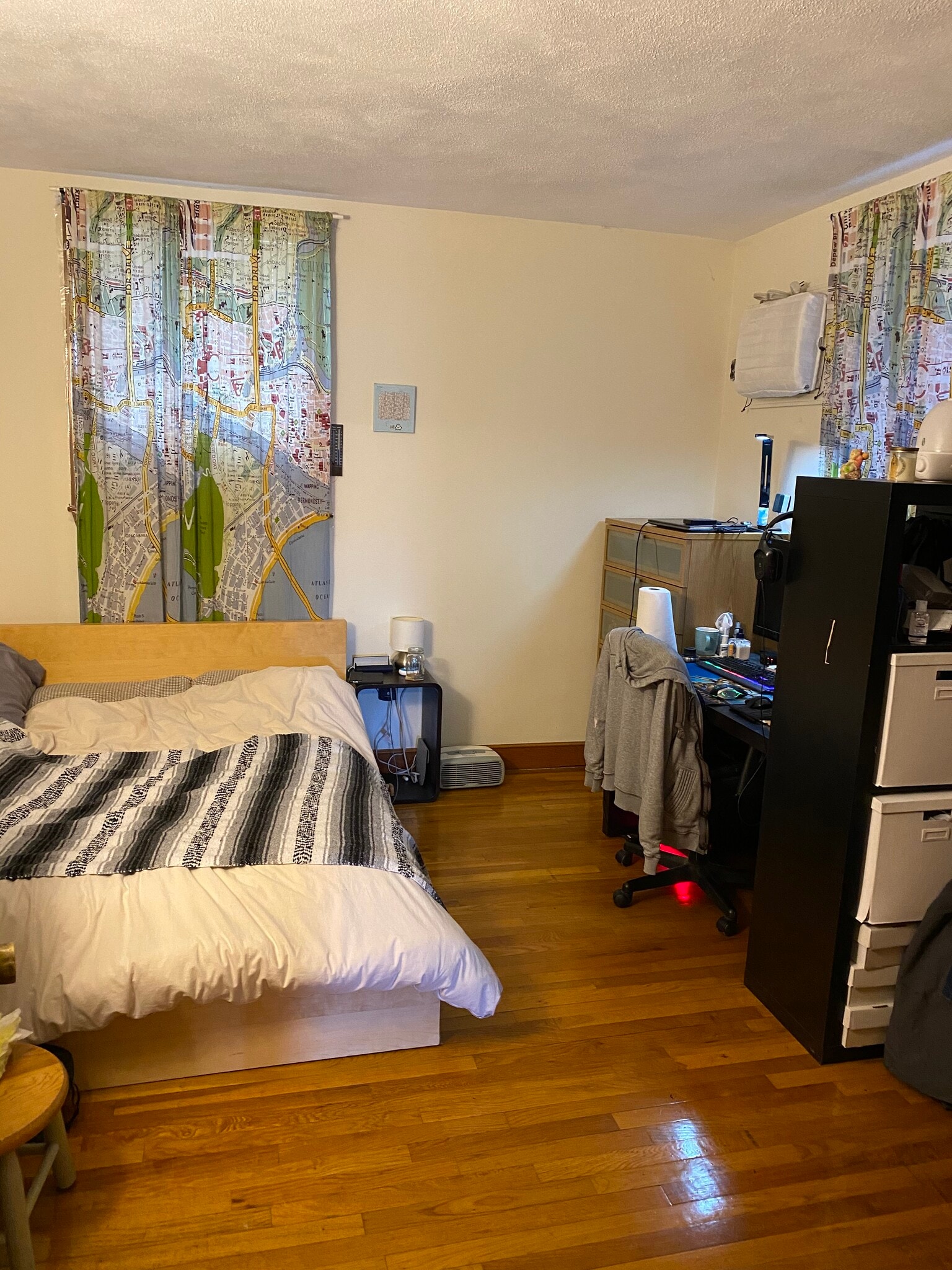 Building Photo - 213 Holland St