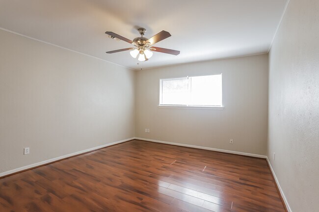 Building Photo - 12115 Hillcroft St