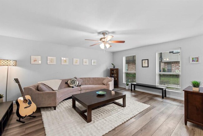 Building Photo - 10328 Briar Forest Dr