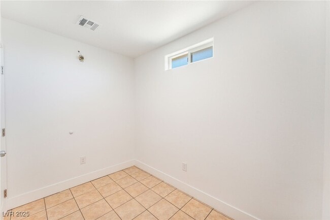 Building Photo - 1416 Cholla Way