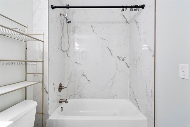 Building Photo - 48 Matador Ln