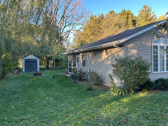 Building Photo - 6516 Shore Ln