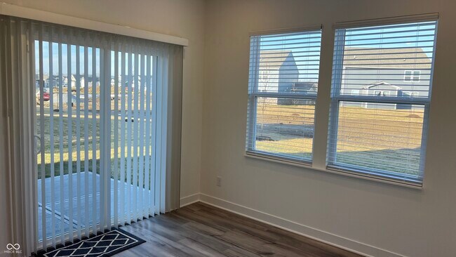 Building Photo - 5580 Cherry Hl Dr