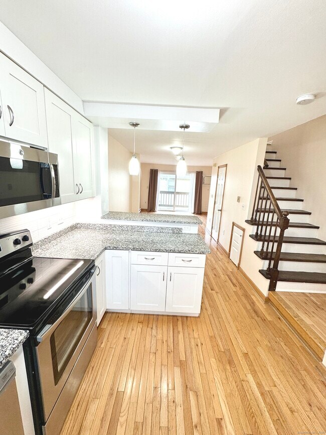 Building Photo - 256 Washington Blvd