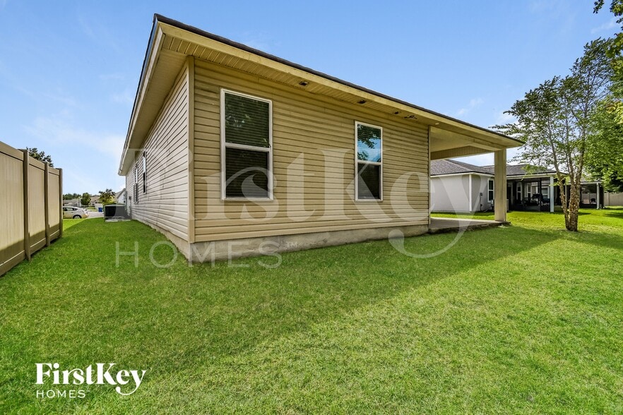 Building Photo - 4157 Emilio Ln