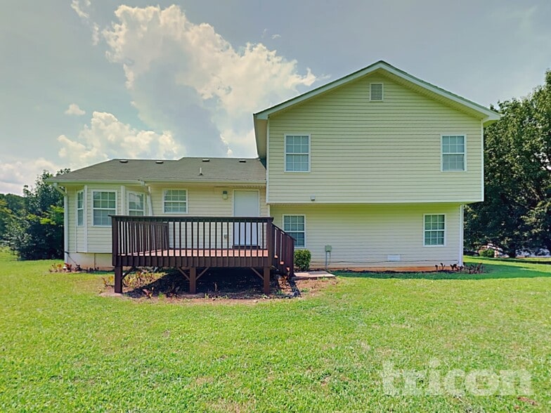 Building Photo - 514 Trinity Tr