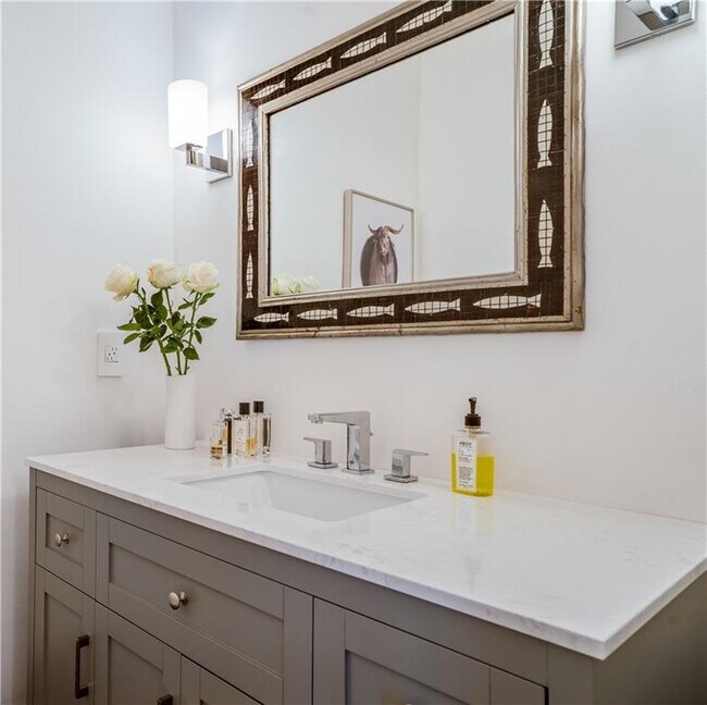 Building Photo - 4224 E Conway Dr NW