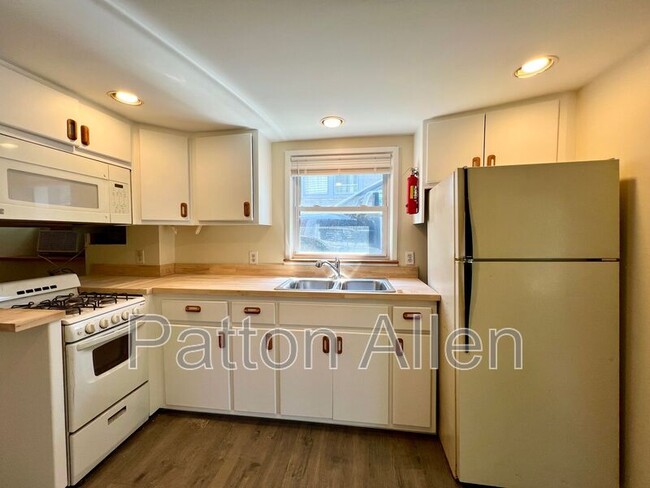 Building Photo - 29 Parkman Ave