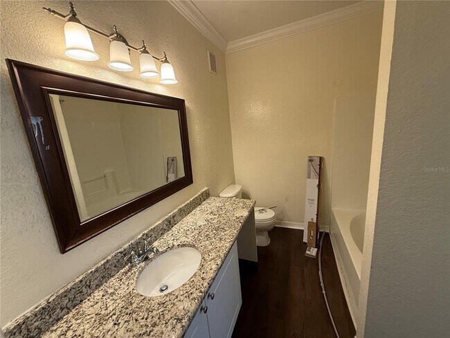 Building Photo - 875 Grand Regency Pointe