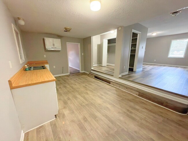 Building Photo - Newly Renovated Home In Whitehaven