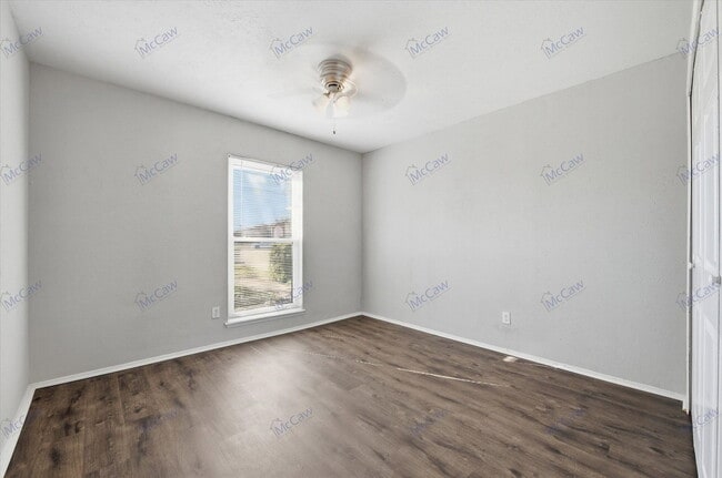 Building Photo - 7400 Butternut Ct