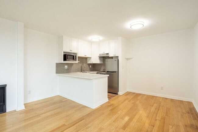 Interior Photo - West Knoll Plaza Apartments