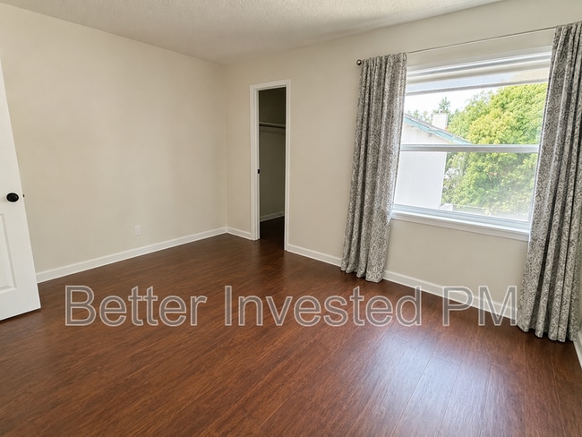 Building Photo - 1706 Glenbrook Dr