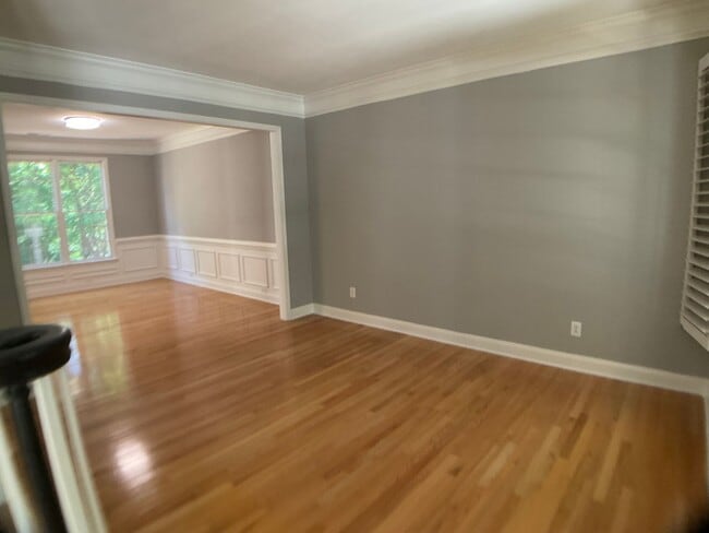 Building Photo - Absolutely Stunning Rare Rental in Hope Va...