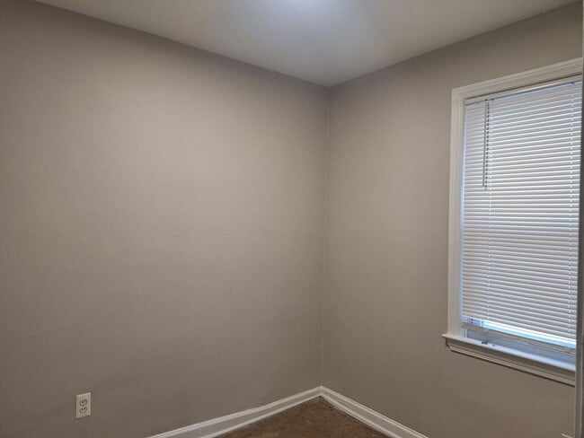Building Photo - Four bedroom Harper Woods bungalow