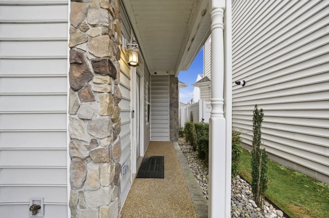 Building Photo - All-Inclusive Room in Stylish Kempsville Condo w/ Garage