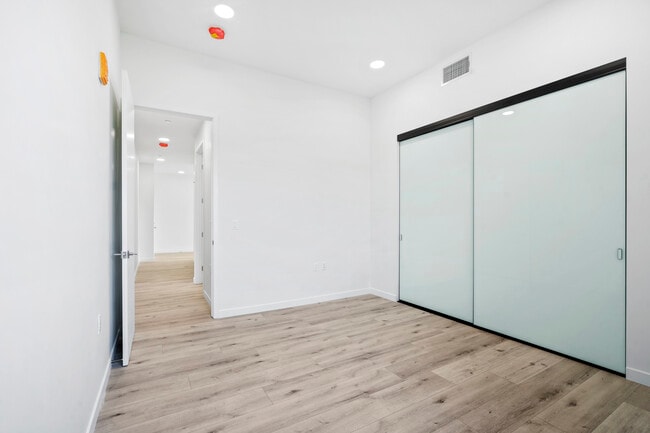 Building Photo - 4707 Fulton Ave