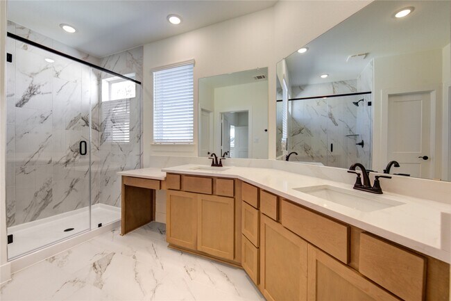 Building Photo - 1419 Shaded Rock Dr