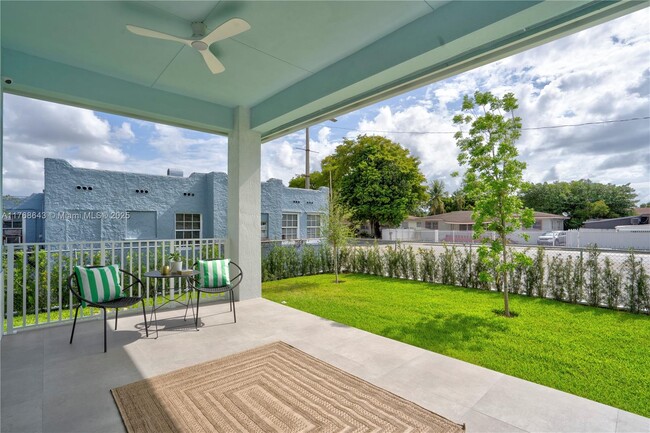 Building Photo - 1805 NW 22nd Ct