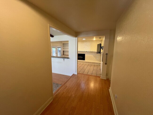 Building Photo - 3 bedroom single story in Manteca!