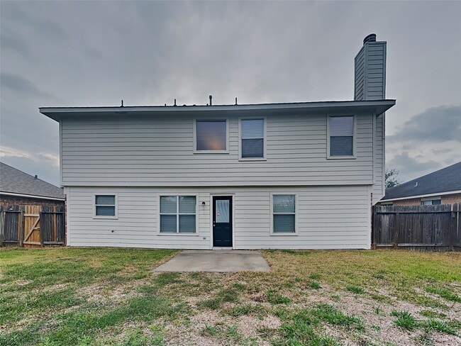 Building Photo - 1913 Plum Falls Ln