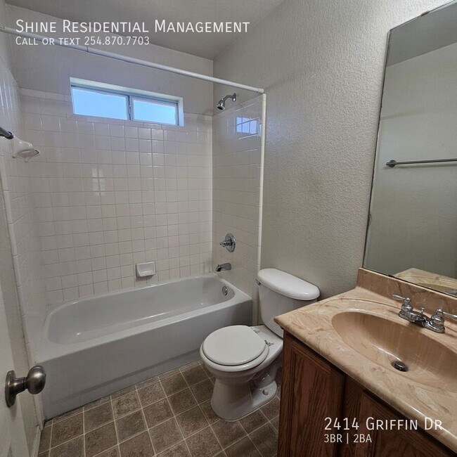 Building Photo - 2414 Griffin Dr