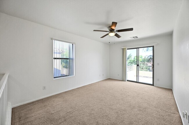 Building Photo - 1483 E Mia Ln