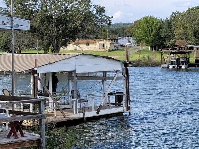 Building Photo - 161 Alexander Dr