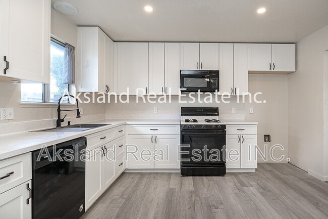 Building Photo - 354 Blossom Dr