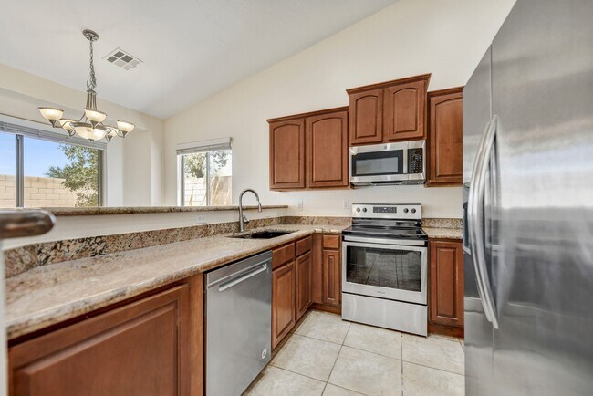Building Photo - 8962 W Grovers Ave