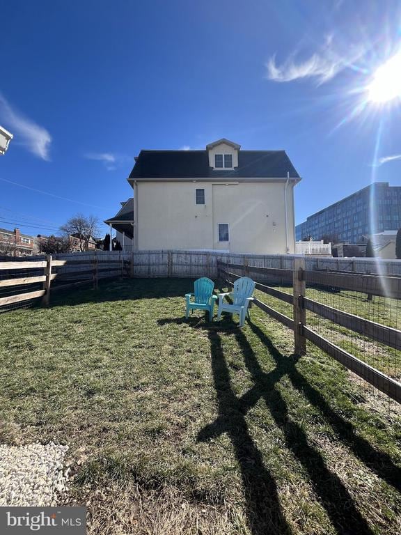 Building Photo - 125 Maple St