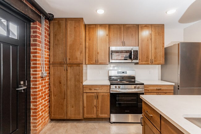 Building Photo - 225 Old South High St