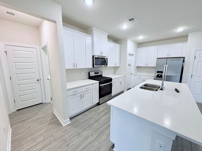 Building Photo - 220 Coulter Ct