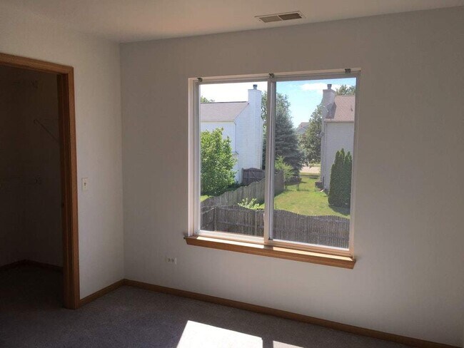 Building Photo - 2623 Discovery Dr