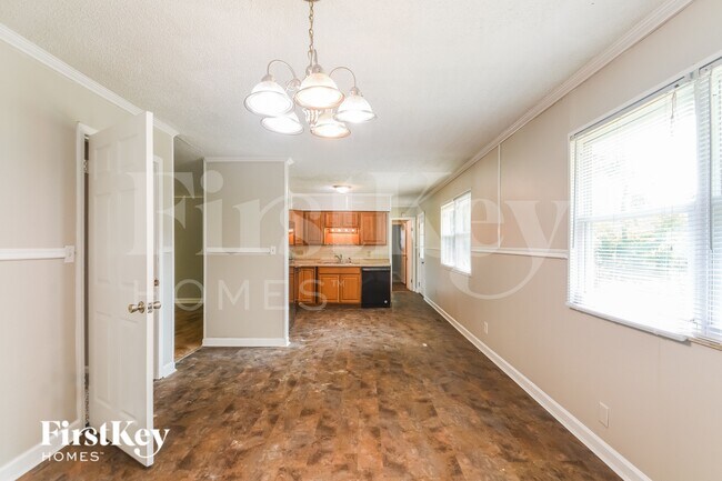 Building Photo - 1240 N Ridgeview Dr
