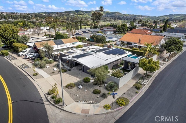 Building Photo - 1291 N Linda Vista St