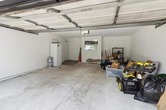 Building Photo - 5242 Cedarhurst Dr
