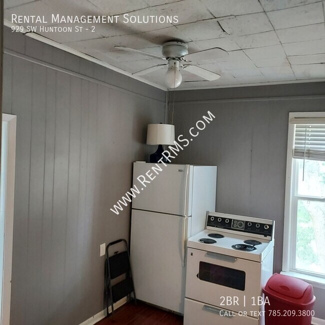 Building Photo - 929 SW Huntoon St