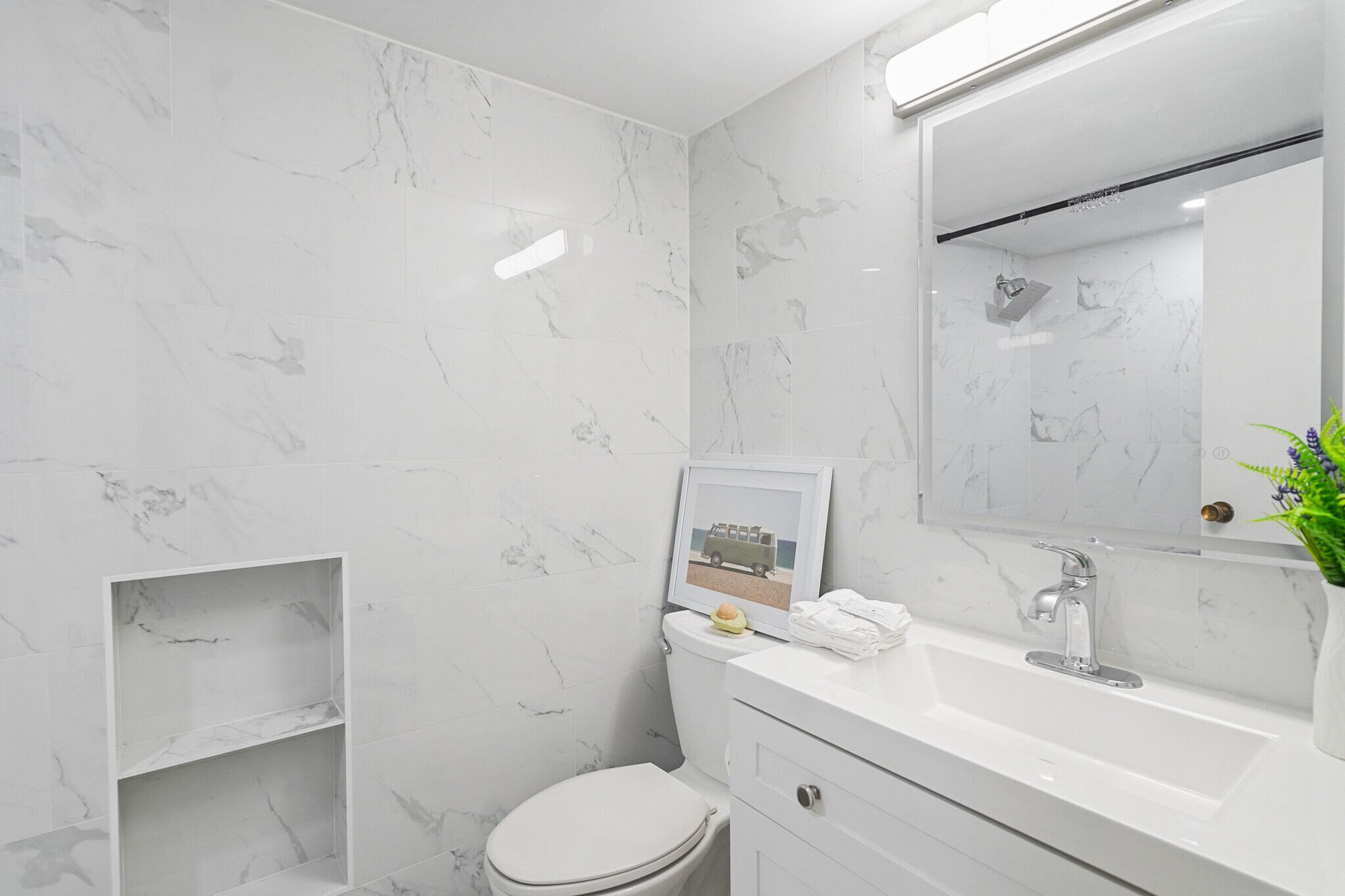 Building Photo - 4201 Cathedral Ave NW