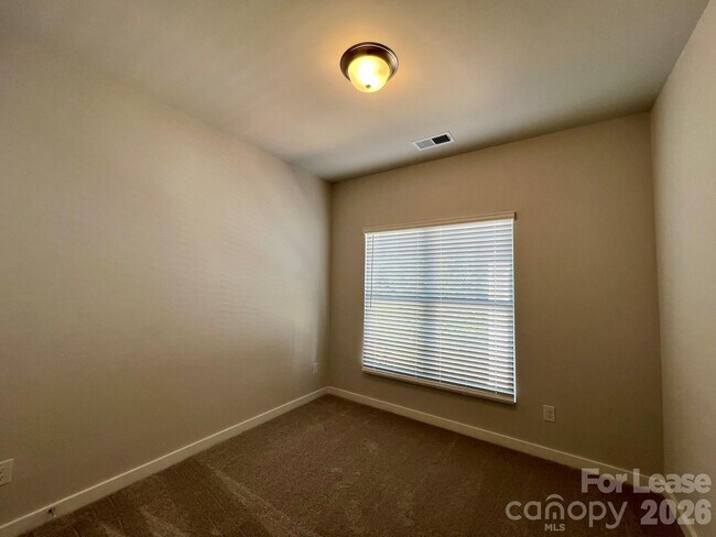 Building Photo - 2245 Noble Townes Wy
