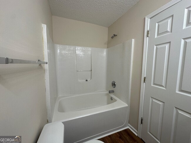 Building Photo - 6296 Hickory Ln Cir