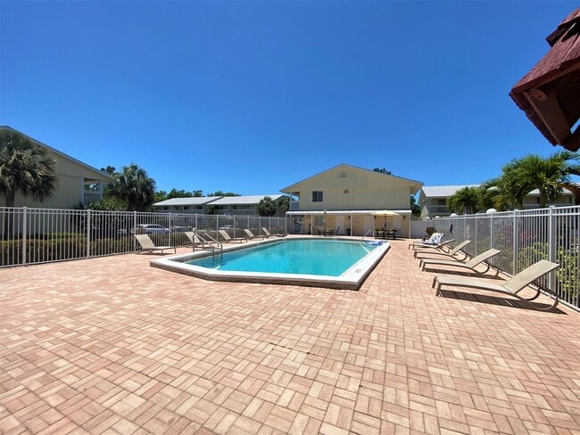 Building Photo - ** ABACO BAY ** 2 BED / 2 BATH CONDO - BAY...