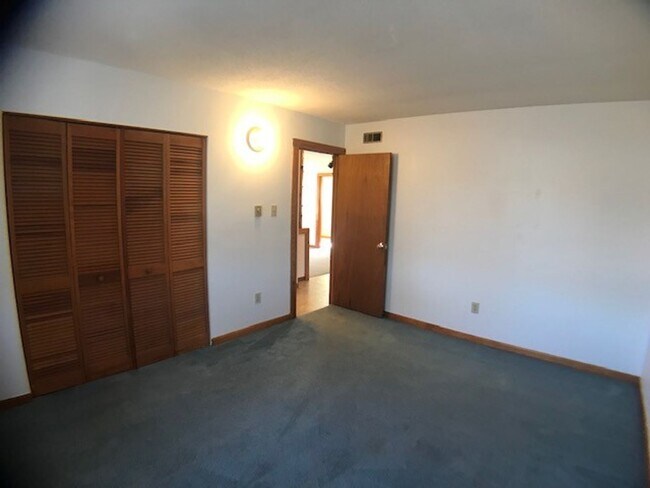 Building Photo - 106 Pleasant Dr