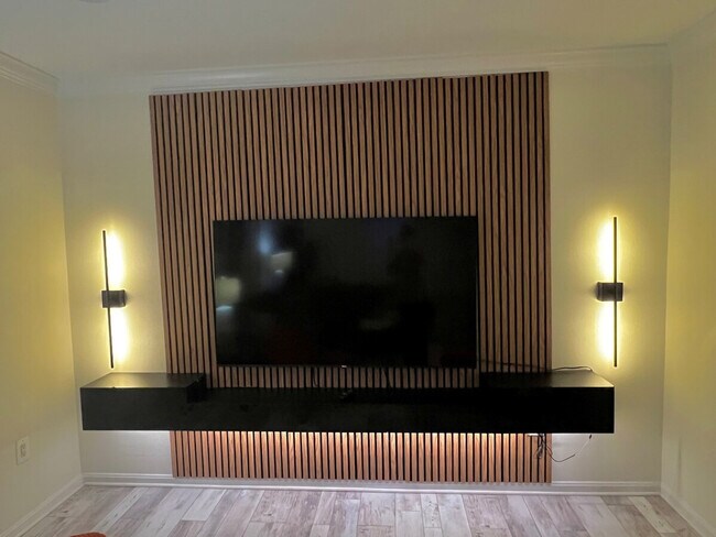 Building Photo - 321 Senate Ct