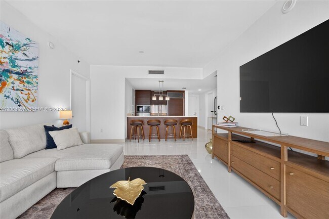 Building Photo - 475 Brickell Ave