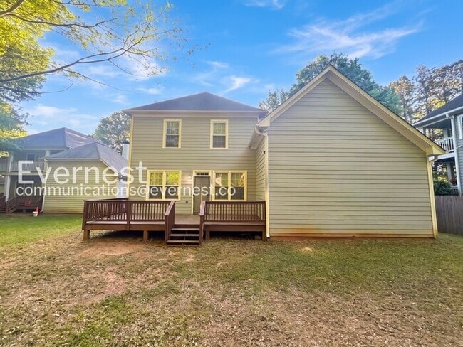 Building Photo - 309 Pickfair Way SW