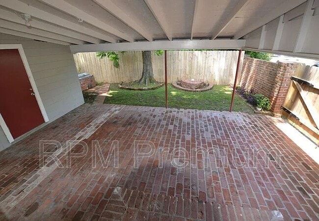 Building Photo - Available Furnished OR  Unfurnished.