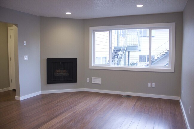 Building Photo - 2bed/2bath, W/D in unit, garage, and all d...